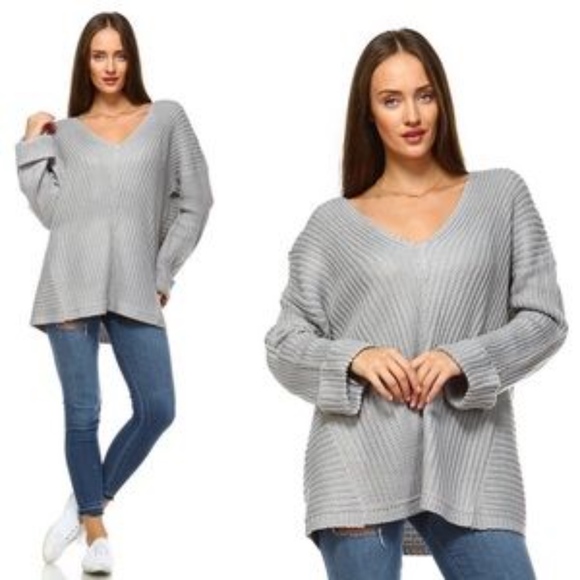 V-Neck Ribbed Oversized Sweater - Picture 4 of 6